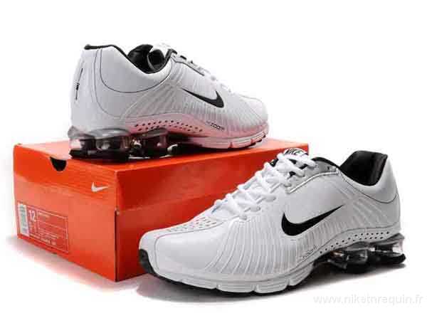 cher Hommes Nike Shox R4 625 blanc noir (3)